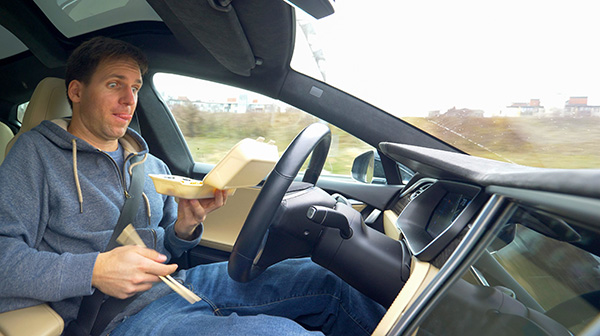 The Most Dangerous Foods to Eat While Driving | Auto Clinic Care